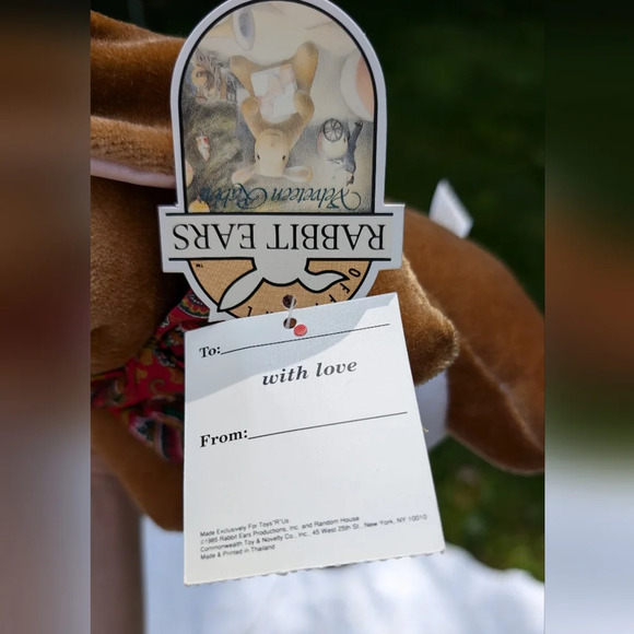 Vintage Velveteen Rabbit Plush 1985 Toys R Us with Hat Bow tags - Picture 8 of 10